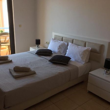 Sea And Sky Apartments Sarande Bilik gambar