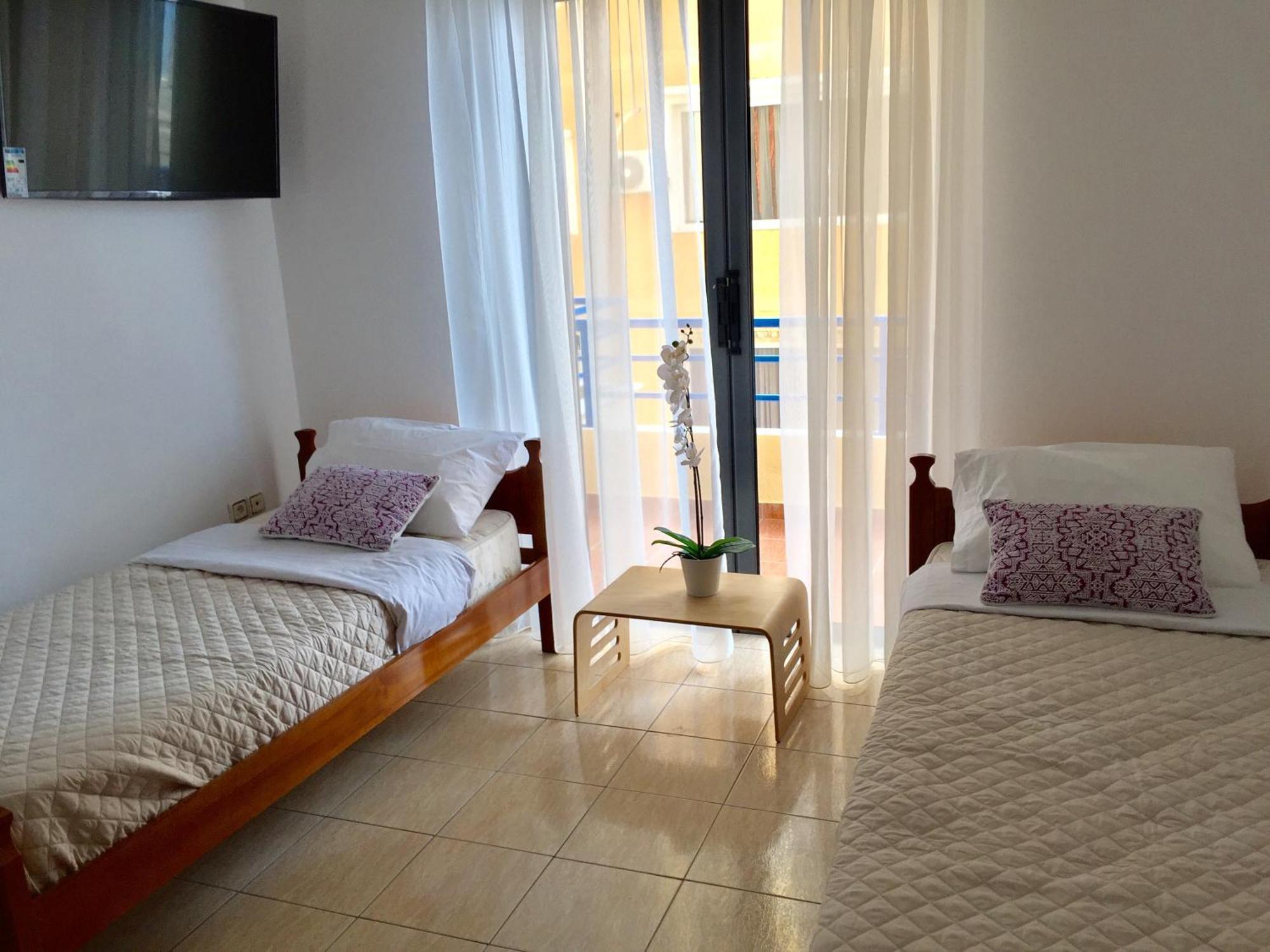 Sea And Sky Apartments Sarande Bilik gambar